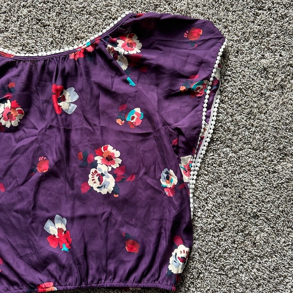 American eagle. Women’s shirt size small. - Picture 6 of 6